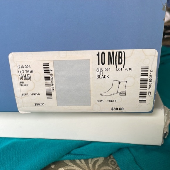 Brand new black, leather booties size 10M by Saint Johns Bay - Picture 11 of 13